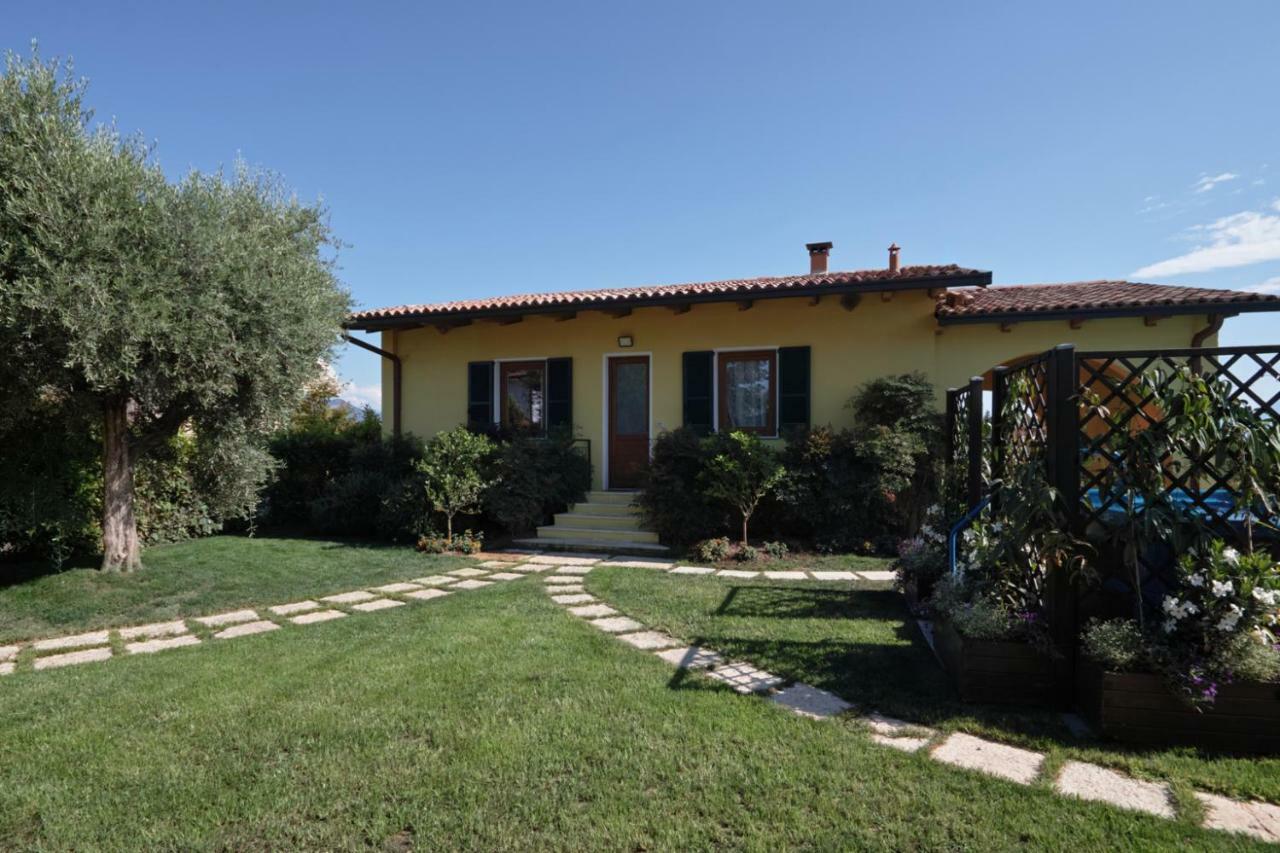 Villa Ambra Soiano Del Lago Bagian luar foto